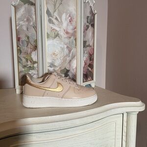 Nike Airforce 1 - Gold - Size 8